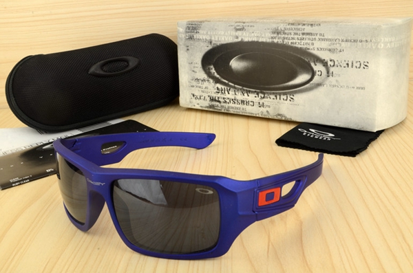 オークリー正面デザイン